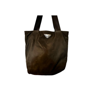 バッグ PRADA LINING LOGO LEATHER NYLON TOTE BAG Prada Tessuto Triangle Logo Nylon Tote - Black - TheRelux.com