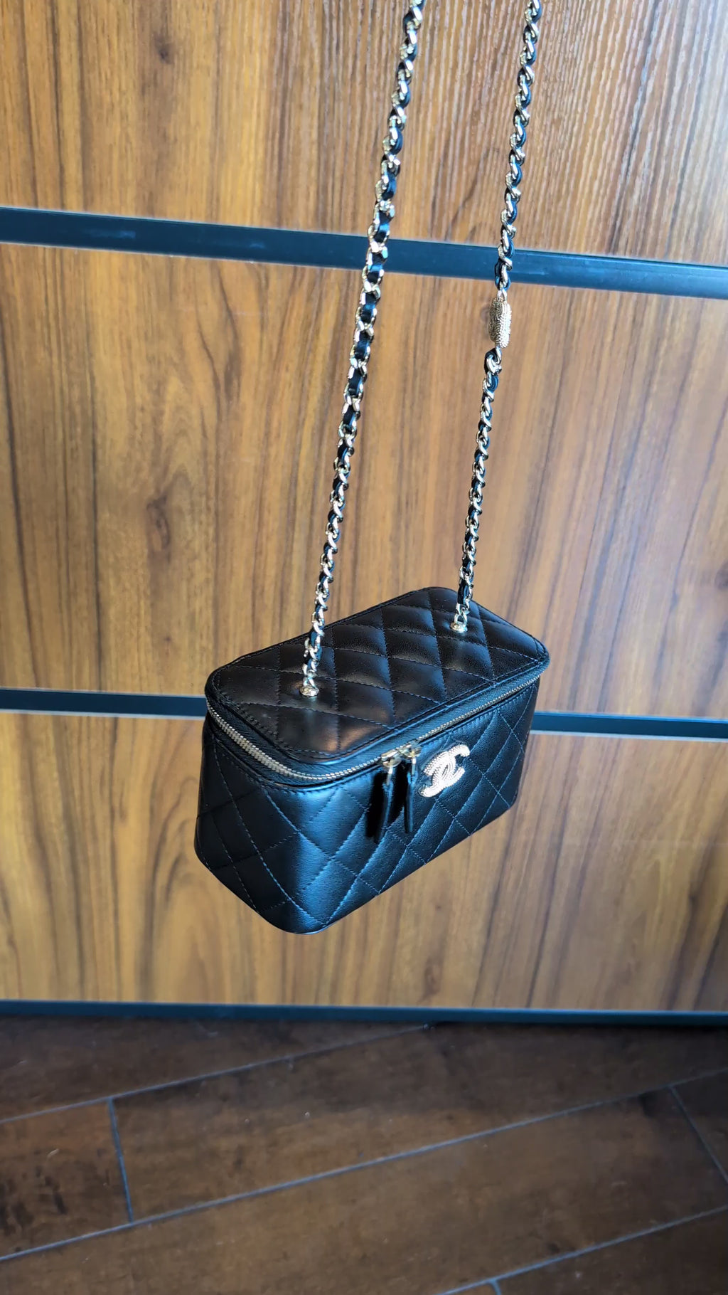 Chanel 2024 Shiny Lambskin Quilted Vanity with Chain