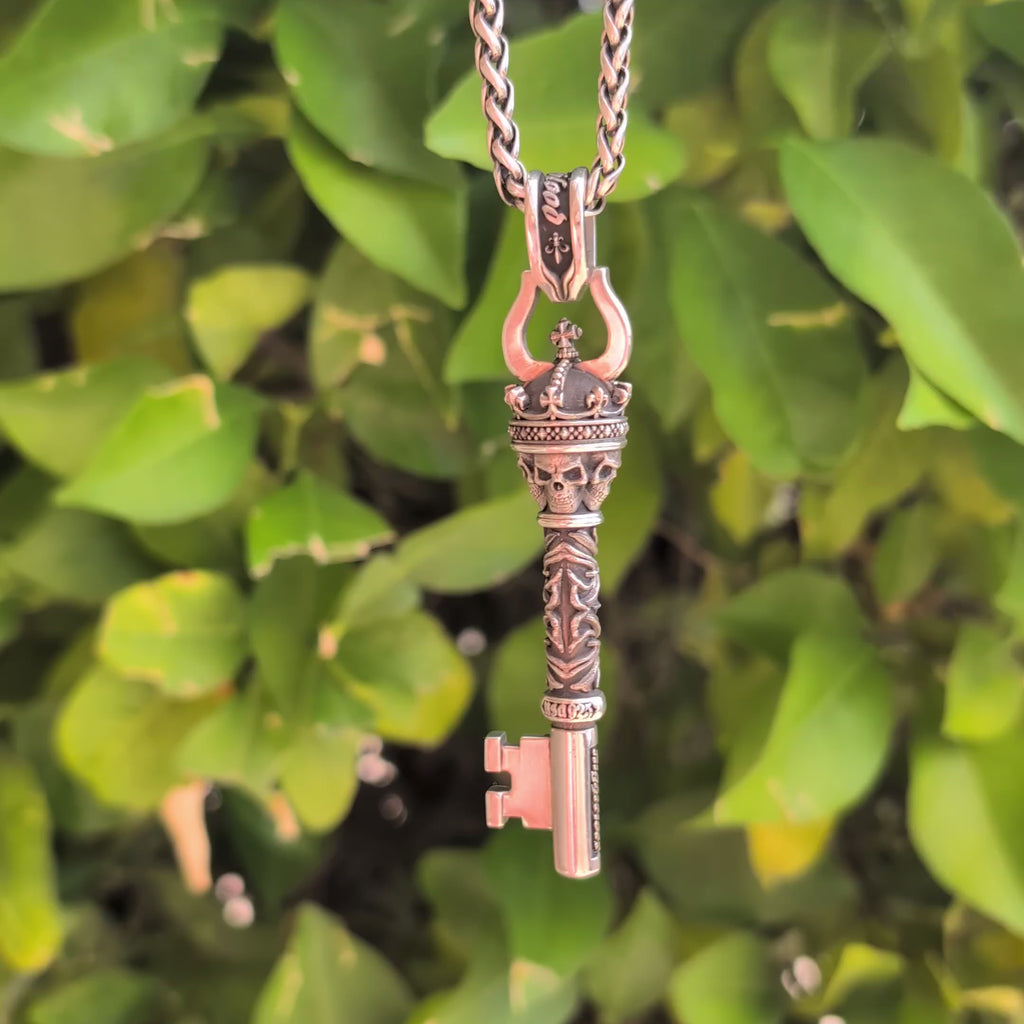 NightRider Solid .925 Sterling Silver 4mm Toggle Chain & King’s Key Pendant Set