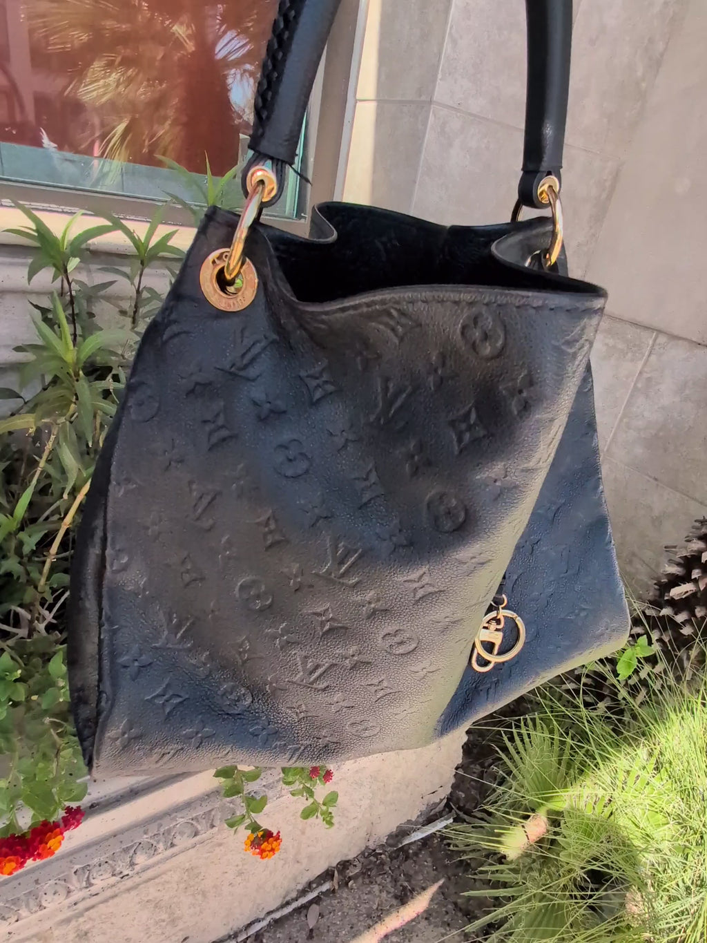 Louis Vuitton Empreinte Monogram Artsy MM Hobo