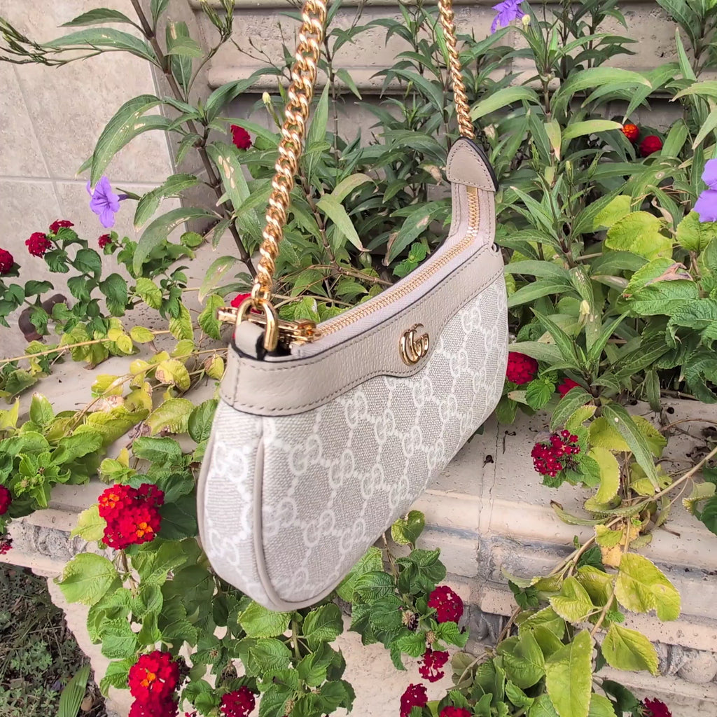Gucci Beige & White GG Supreme Monogram Mini Ophidia Chain Pouch Bag