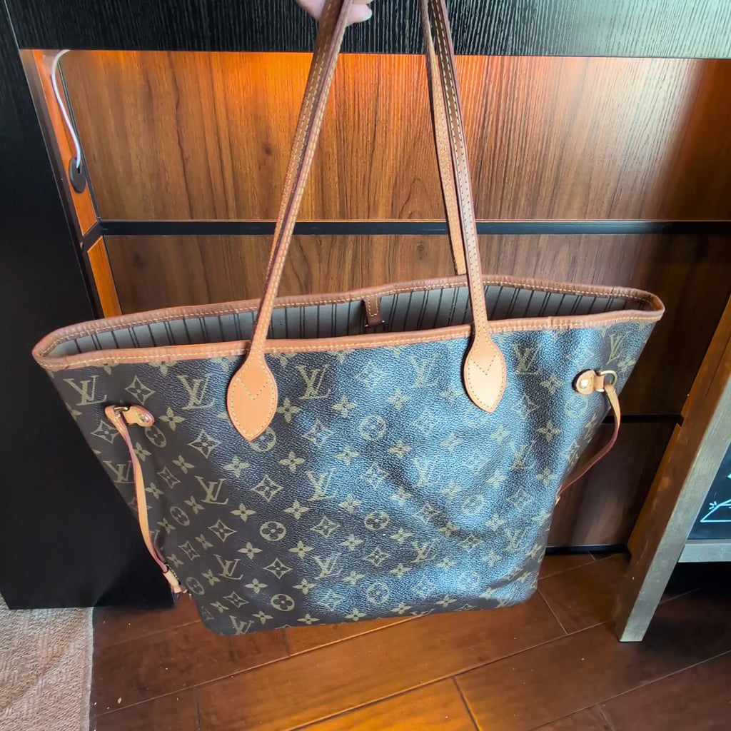 Louis Vuitton Monogram Canvas Neverfull MM Tote & Pouch