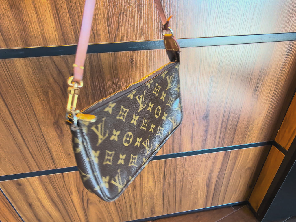 Louis Vuitton Vintage Monogram Canvas Pochette Accessoires