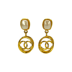 Chanel Vintage Oversize CC Clip-On Earrings