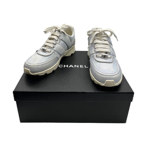 Ung Jeg regner med position Chanel CC Low-Top Sneakers Sky Blue Sz 37 - TheRelux.com