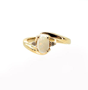 14K Yellow Gold Opal & 0.05ctw Diamond Ring - Sz. 3.5