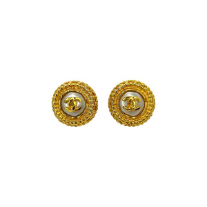 CHANEL Vintage Clip on Earrings Gold Metal Fake Pearl Fake -  Israel